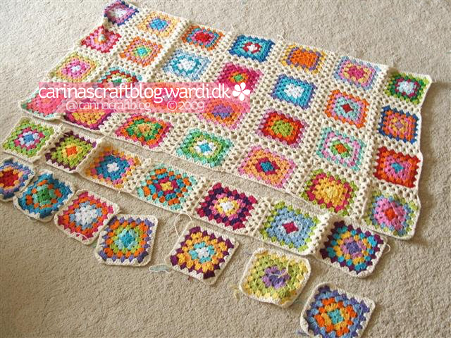 Crochet Granny Squares by Publications International Ltd. Staff